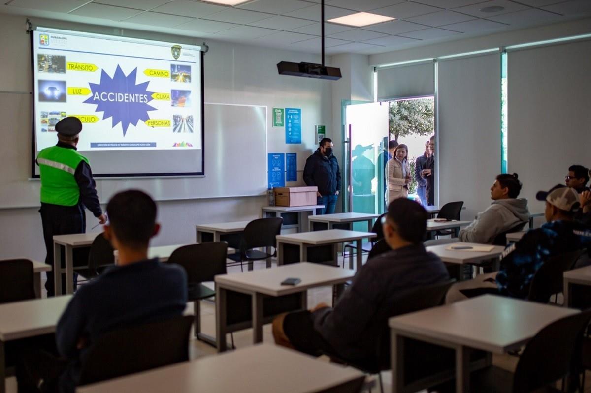 Impulsan Mi Primer Licencia en preparatorias y universidades de Guadalupe