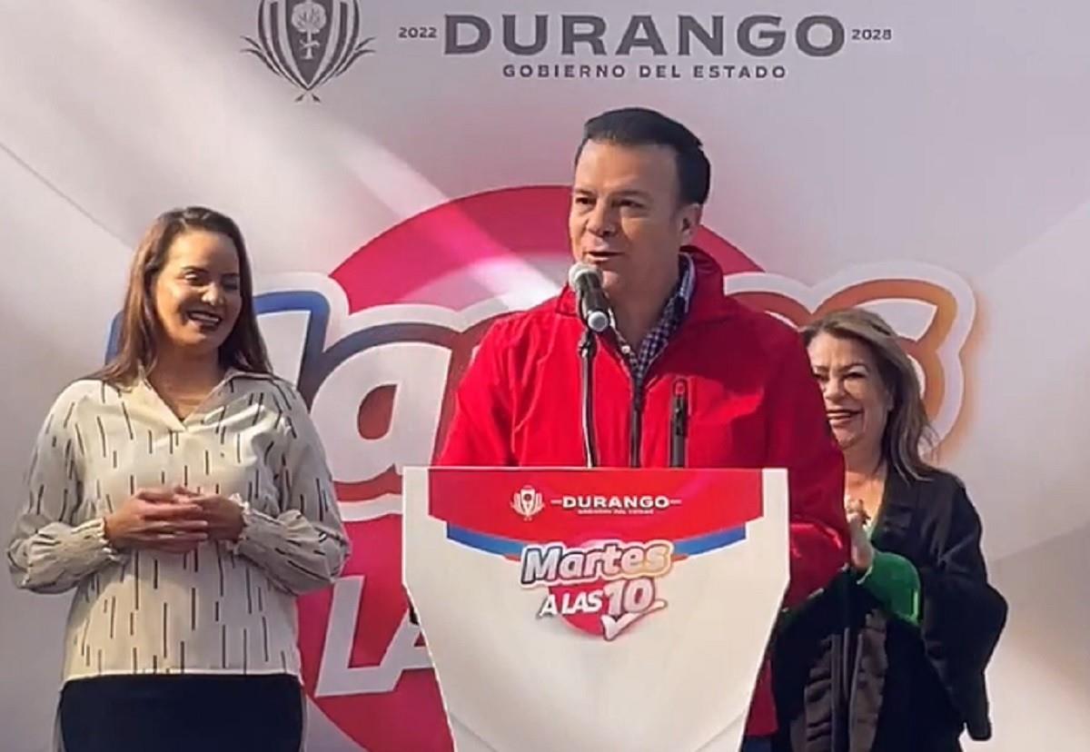 El gobernador de Durango, Esteban Villegas Villarreal, destacó la inversión en materia educativa; durante 2023 se construirán 318 espacios en educación básica media y superior.Foto: Facebook Gobierno del Estado de Durango