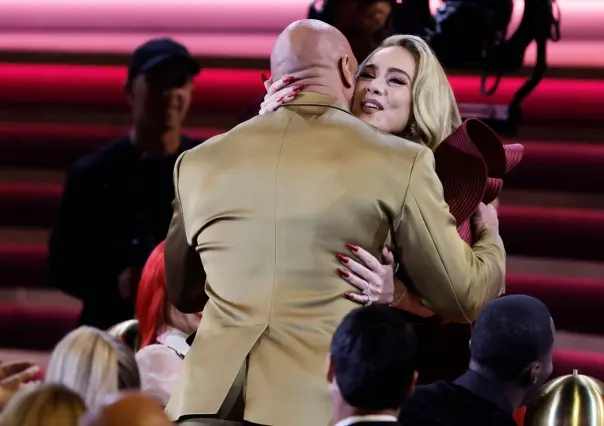VIDEO: ¡Se le cumplió el sueño! Adele conoce en persona a The Rock
