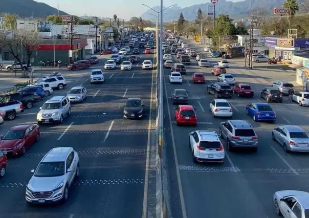 Regios colapsan Carretera Nacional tras regreso de fin de semana largo