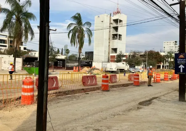 Viven viacrucis negocios de Centrito Valle ante remodelación de la zona