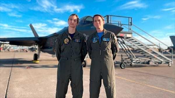 Suzelle Thomas será la encargada de pilotear un F-35C, el modelo más nuevo de avión en la Marina de Estados Unidos. Foto: Redes sociales