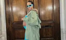 Posan Rihanna y A$AP Rocky junto a su bebé para una revista