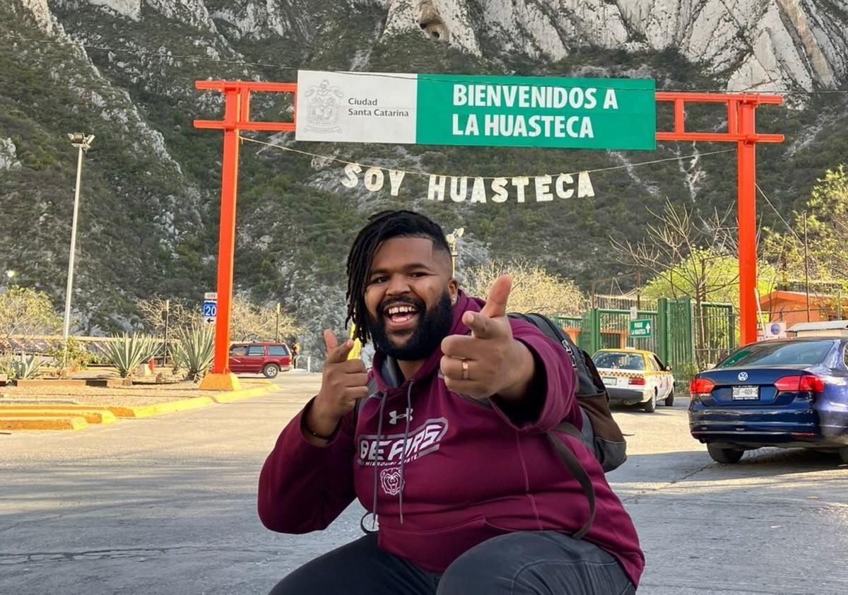 El tiktoker Desmond Warren, de 27 años, originario de Kansas City, Missouri, compartió a POSTA su amor por el municipio de Santa Catarina. Foto: Cynthia Pardo