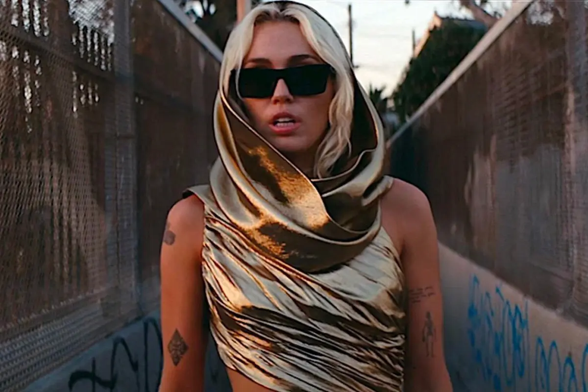 Flowers de Miley Cyrus, es el número 1 en Pop Radio por primera vez. Foto. Captura de Imagen