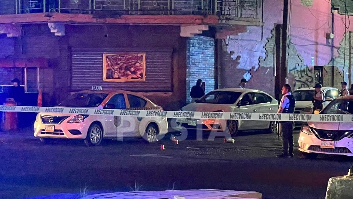 Atacan base de taxis al exterior del table dance Desextress