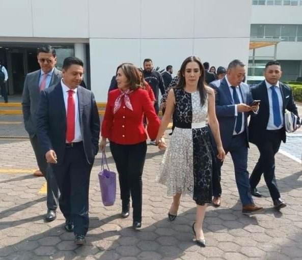 Rosario Robles acudió a la audiencia acompañada por su hija, Mariana Moguel Robles. Foto: Captura de pantalla