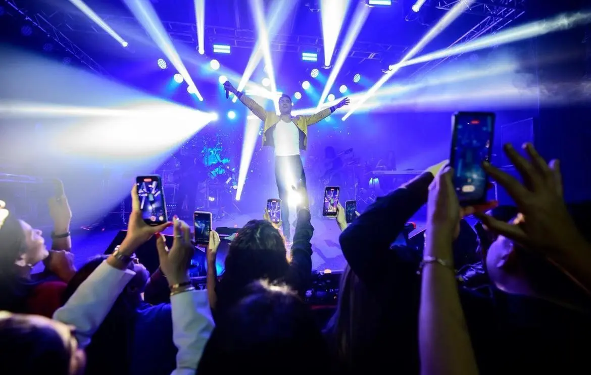 Carlos Rivera cantó ante poco más de 850 personas durante casi dos horas. Foto. Cortesía Auditorio Cumbres