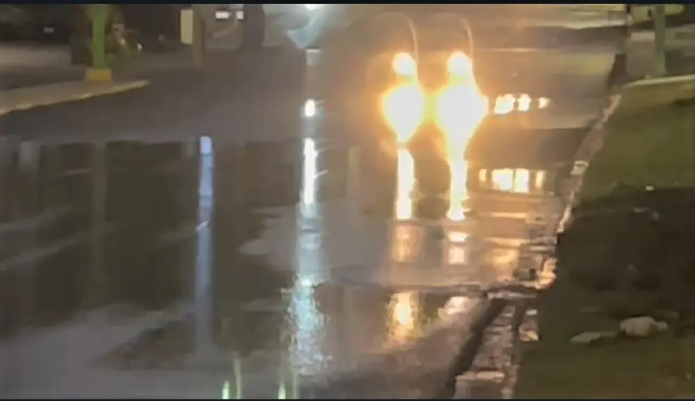 Trabajos inconclusos dejan fuga de agua en Vasconcelos