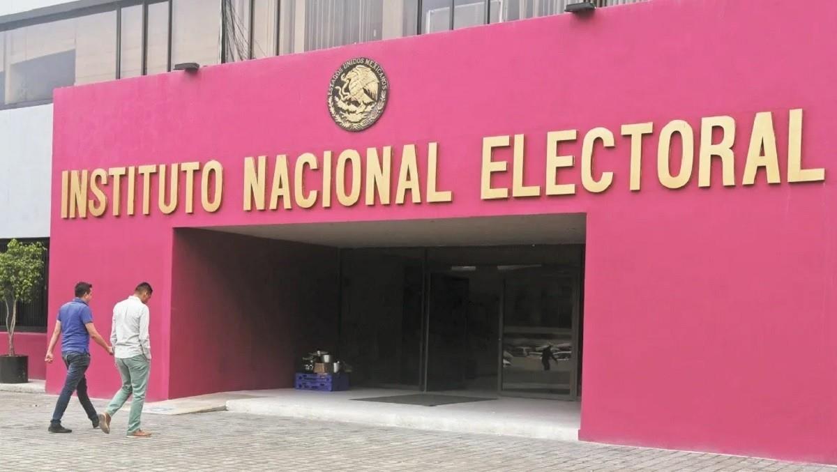 La publicación del Plan B en el DOF pone en marcha la reestructuración del Instituto Nacional Electoral (INE) en sus órganos desconcentrados, lo que implicará una reubicación y recorte de personal. Foto: eleconomista.com.mx