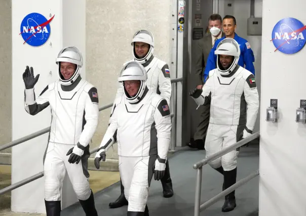 Tras errores de software, astronautas llegan a Estación Espacial Internacional