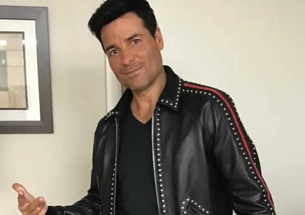Fan comparte foto de Chayanne en diminuto traje de baño y las redes explotan