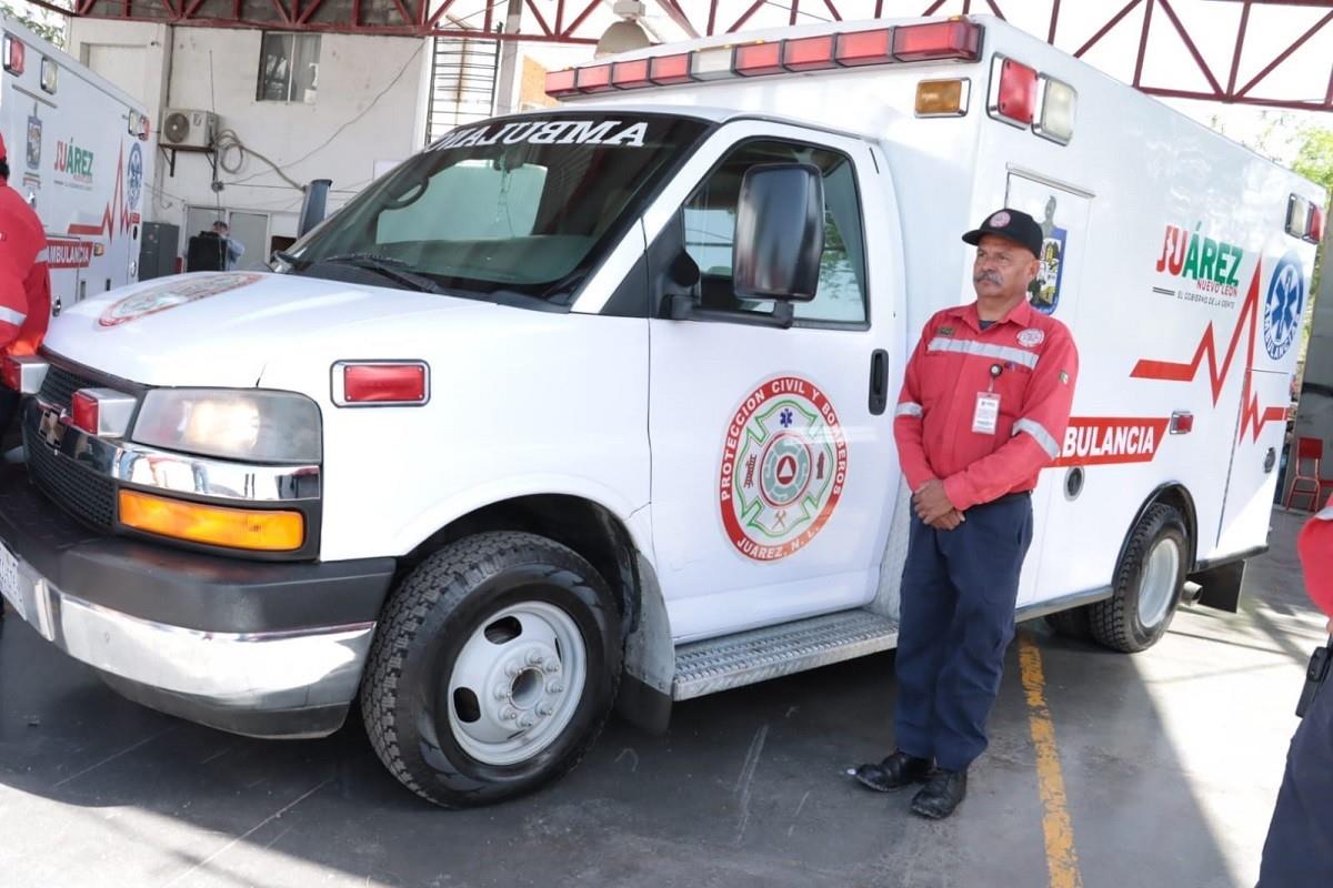 Entregan 2 ambulancias y equipo nuevo a Protección Civil y Bomberos de Juárez