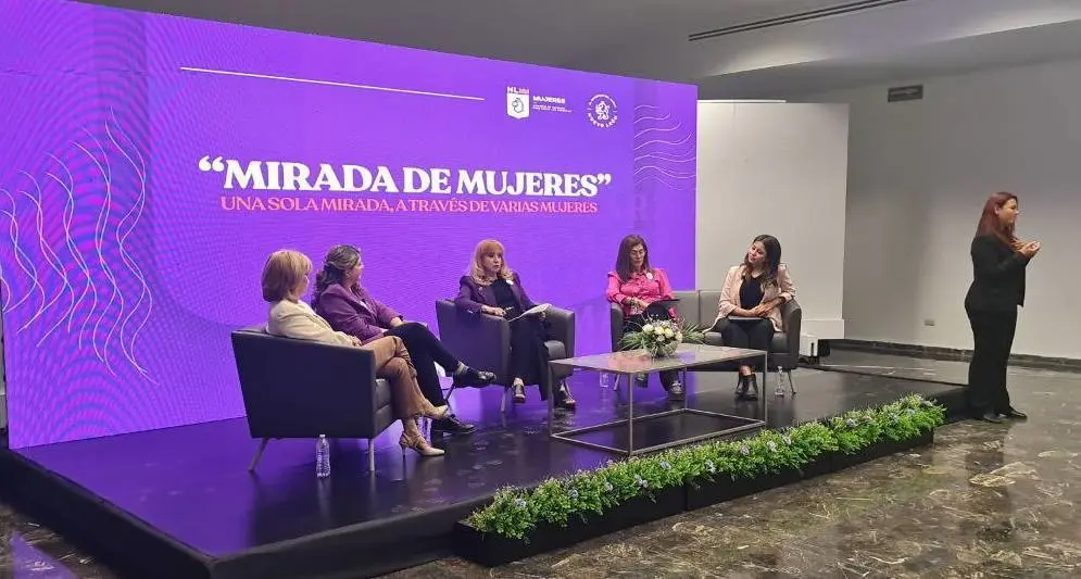 Realiza Secretaría de las Mujeres panel Mirada de Mujeres