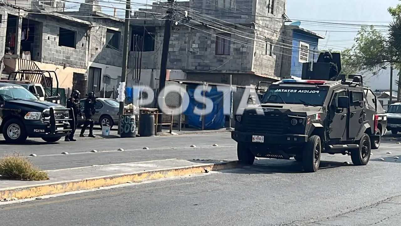 Hombres armados atacaron a los uniformados cuando aparentemente se dirigían a realizar un cateo. Foto: Especial/ PostaMX