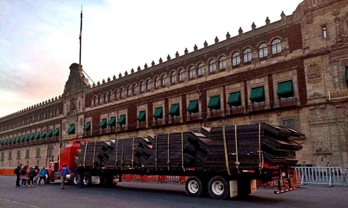 En víspera del día internacional de la mujer, Palacio Nacional fue amurallado como ha sido constante desde 2021. Foto: Twitter, @pedrovillaycana