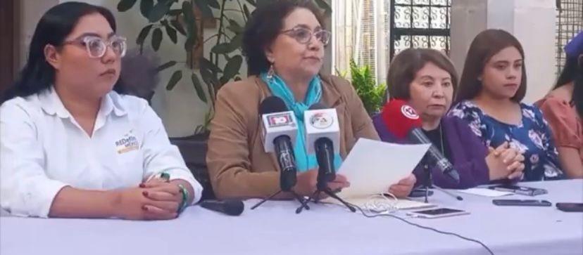 La presidenta de la asociación “Sí Hay Mujeres en Durango”, Julieta Hernández, se refirió al tema de las victimas por meningitis y aseguró que estos casos debieron considerarse como feminicidios. Foto: Aida Campos.