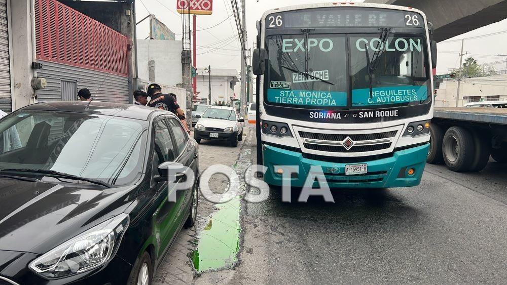 Se incendia camión de ruta 185; el chofer sale lesionado