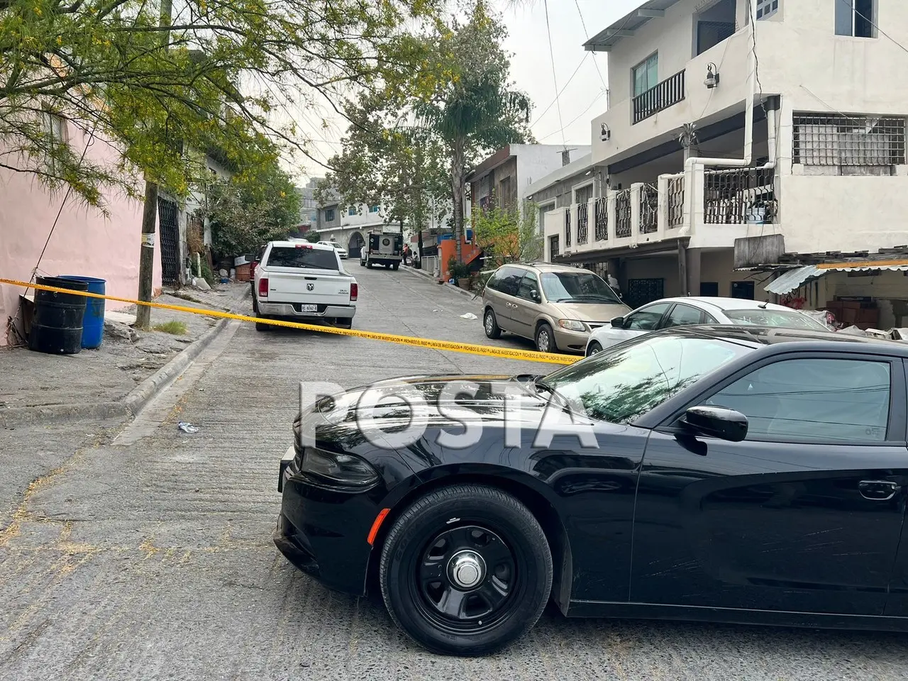 La inspección al domicilio ubicado al sur de Monterrey, dejó dos personas detenidas. Foto: Raymundo Elizalde.