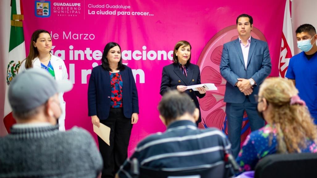 Entregan en Guadalupe vales para hemodiálisis gratuitas