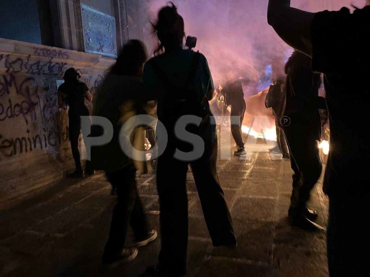 Condena Asamblea Feminista violencia durante la marcha del 8M