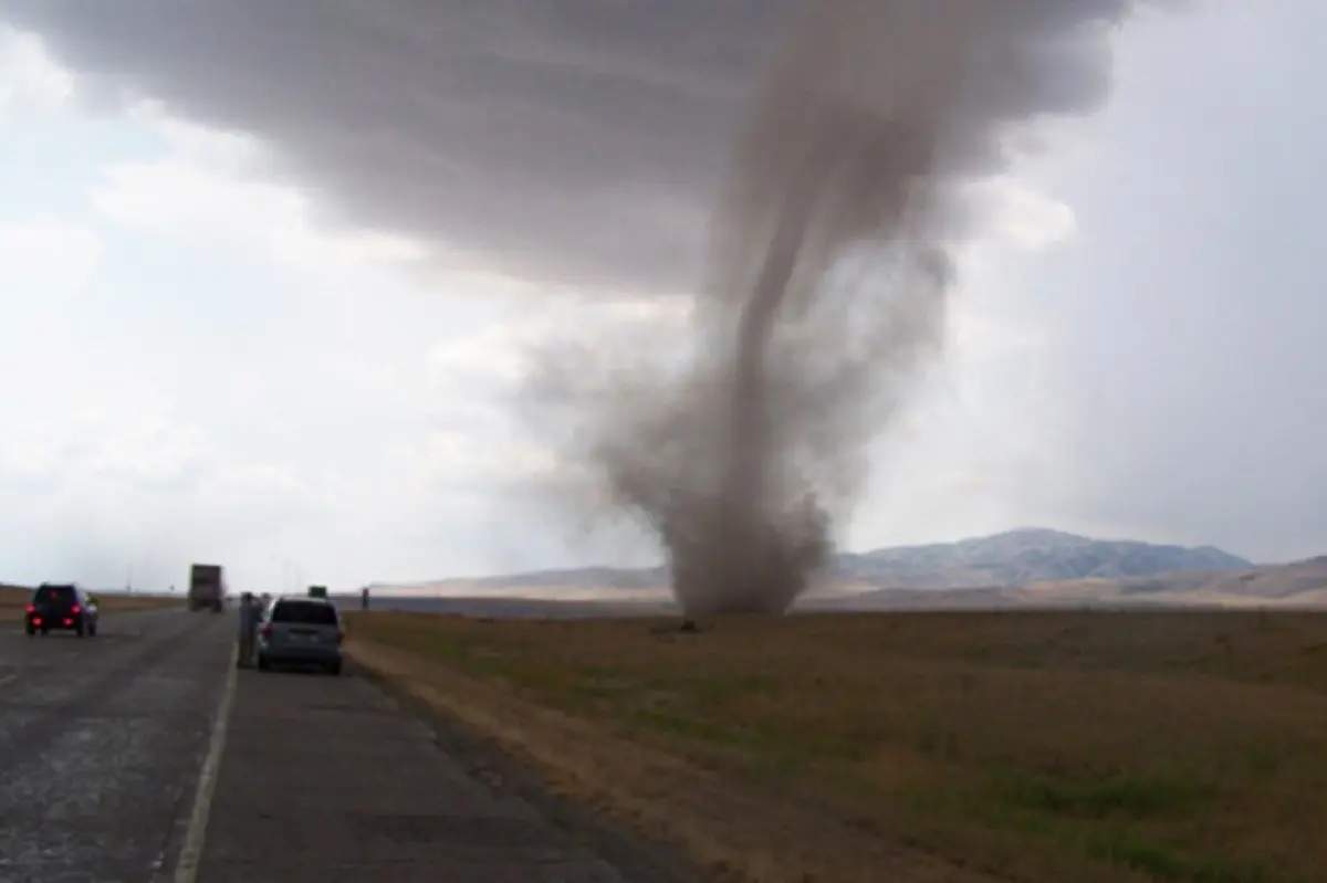 Se  estiman rachas de viento de 40 a 60 kilómetros por hora (km/h) y posibles torbellinos en el norte de Coahuila, norte de Nuevo León y noroeste de Tamaulipas. Foto: Especial