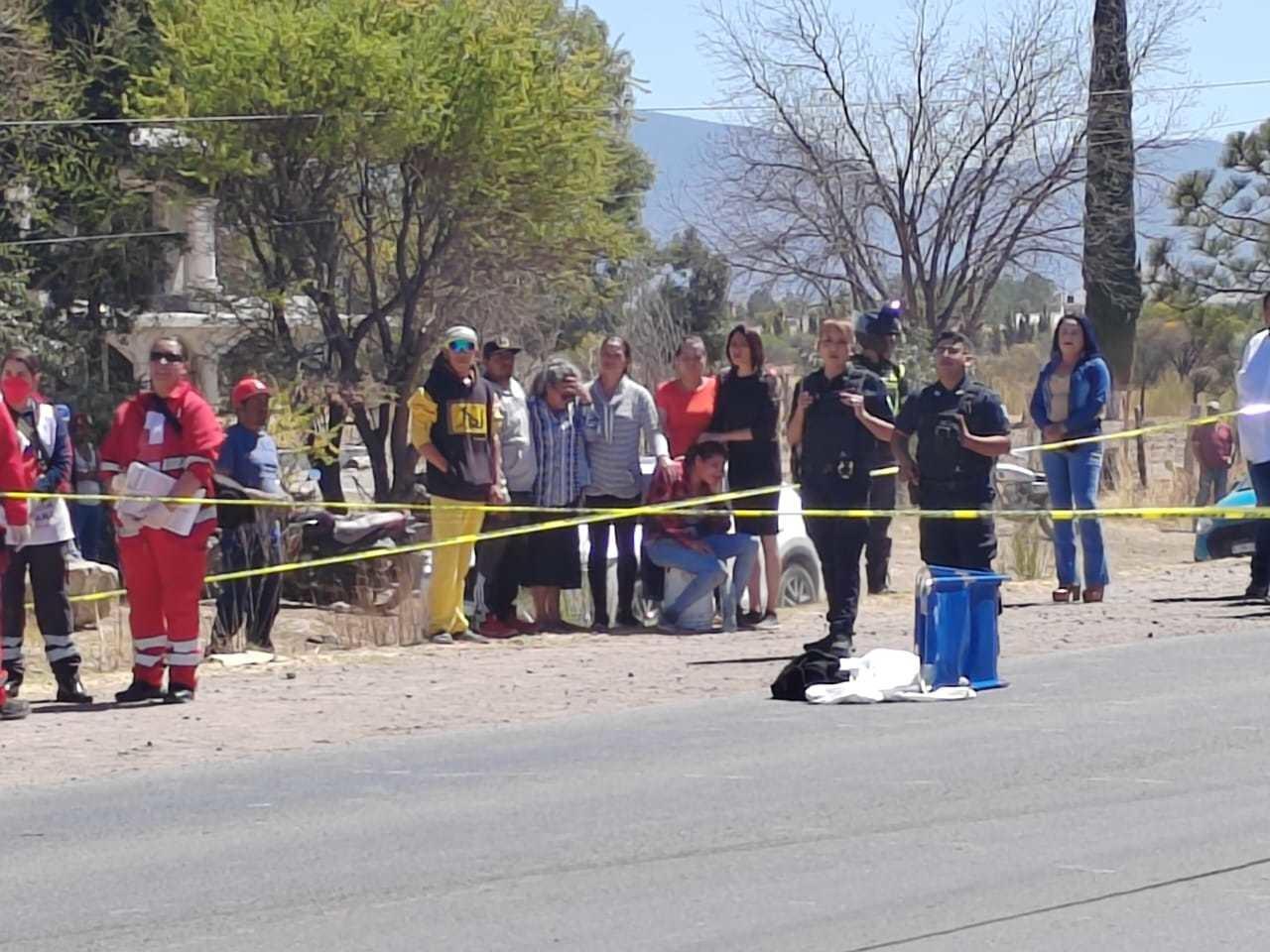 Una niña murió arrollada al intentar cruzar una carretera de Durango, Durango. Foto: Luis Lozano