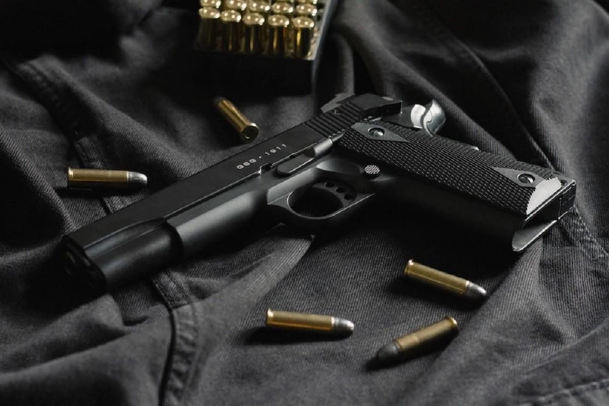 Una niña de 3 años encontró una pistola semiautomática y mató de un tiro a su hermanita de 4 en su hogar en el condado de Harris, en Houston, Texas. Foto: Unsplash