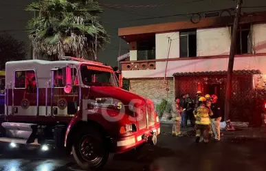 Incendio en Mitras Centro deja 2 adultos mayores lesionados