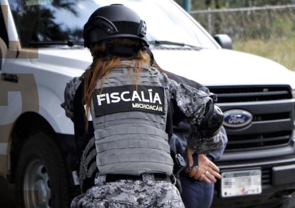 Hallan restos de 10 personas en dos fosas clandestinas en Michoacán