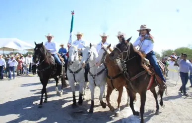 Celebran con cabalgata el 172 Aniversario de Apodaca