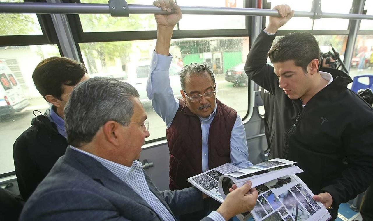 La entrega de 23 unidades nuevas, fue encabezada por el gobernador Samuel García Sepúlveda y el alcalde Andrés Mijes Llovera. Foto: Carolina León
