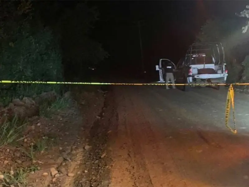 La balacera dejó un saldo de tres adultos muertos y un menor herido. Foto: e-veracruz