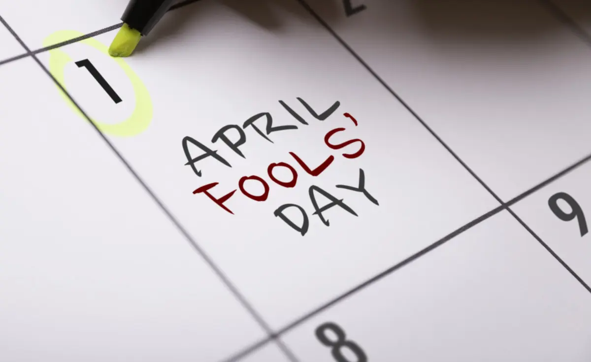 Actualmente se celebra esta fecha para realizar bromas pesadas bajo la frase de April Fool. Foto: history.com