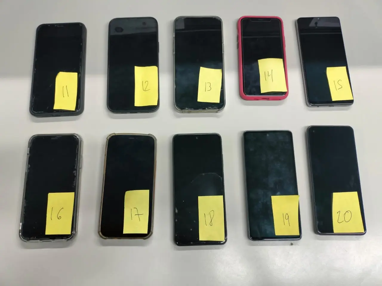 Capturan a 3 personas con 53 celulares robados en Pal Norte