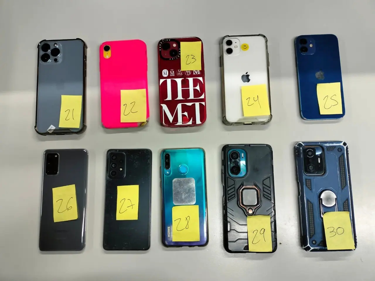 Capturan a 3 personas con 53 celulares robados en Pal Norte