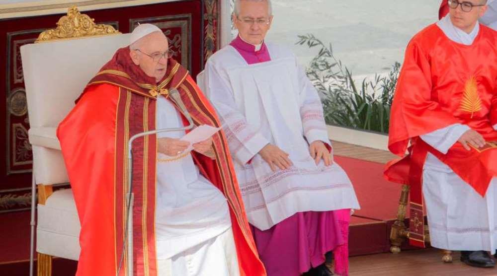 Papa Francisco dirige la misa del Domingo de Ramos. Foto. Vaticano News.