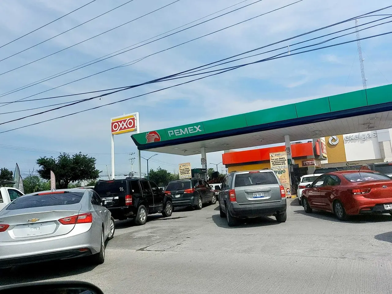 Advierten de presunto desabasto de gasolina en Nuevo Laredo