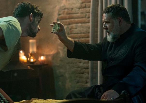 Russell Crowe experimenta el terror por primera vez con El Exorcista del Papa