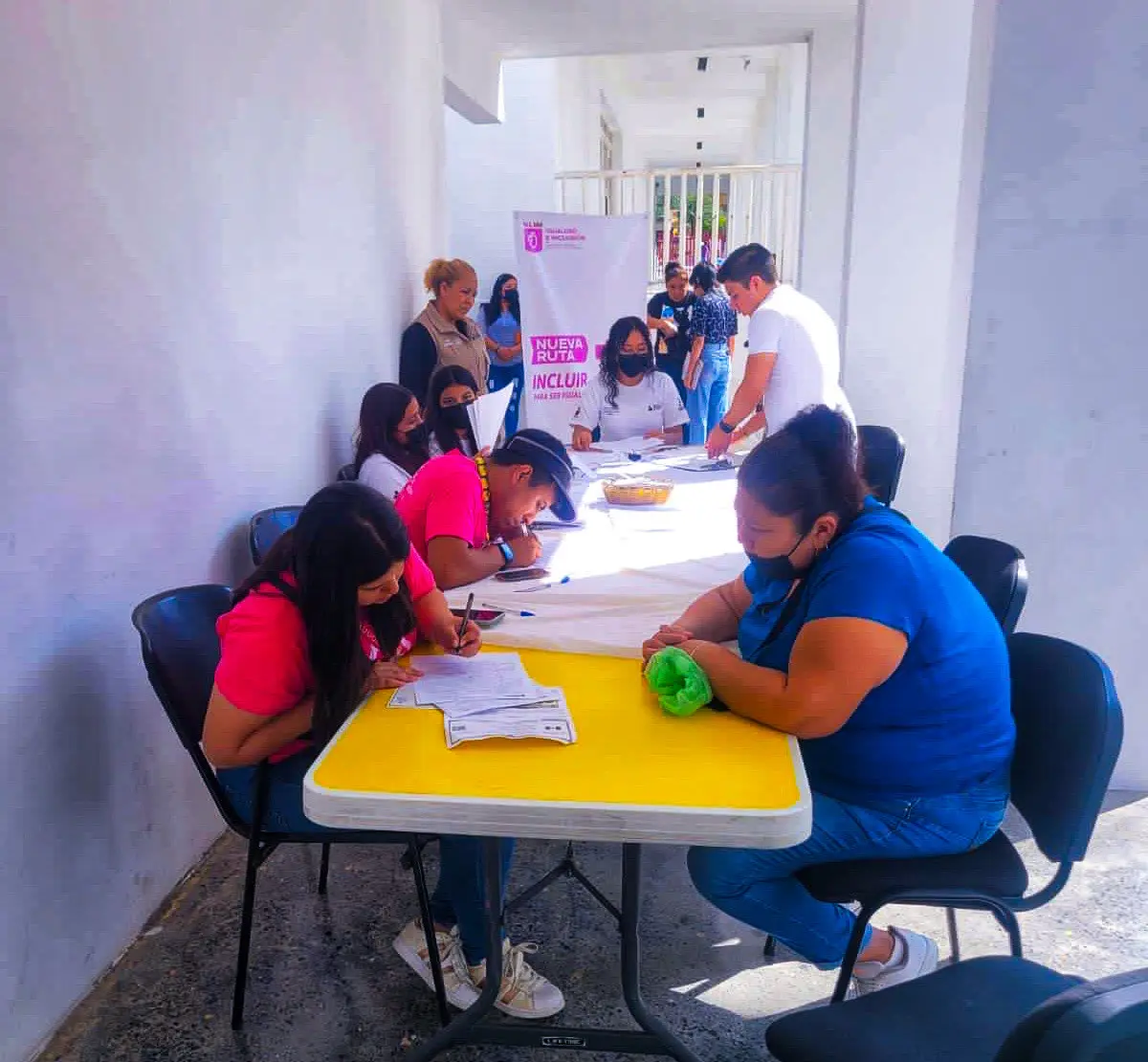 Instituciones colaboran y aplican exámenes para educación básica