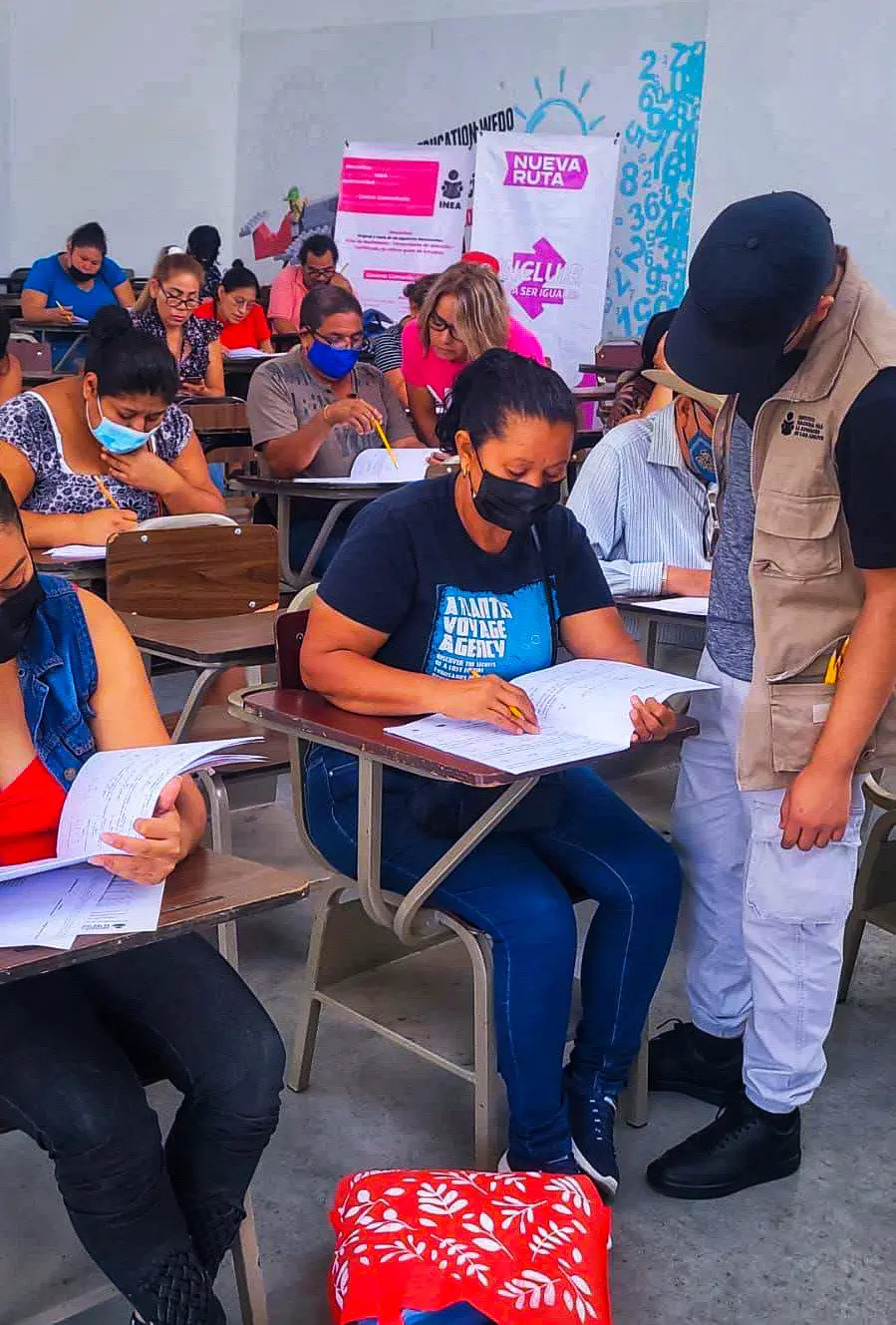 Instituciones colaboran y aplican exámenes para educación básica