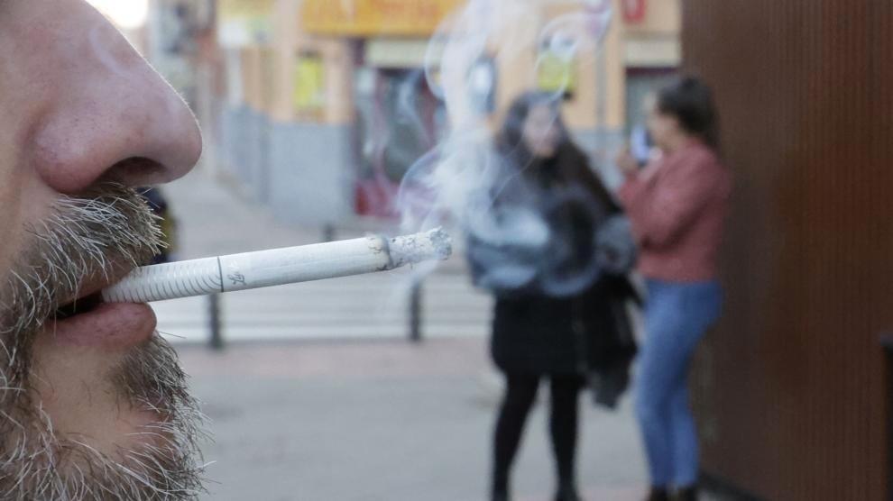 En Osaka, Japón, las leyes son muy severas contra el tabaco. Foto: BBC.