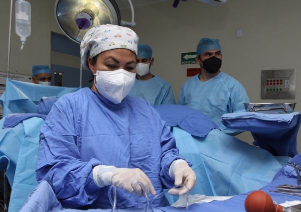 Quitan tumor de 13 kilos a paciente en hospital del IMSS en Veracruz
