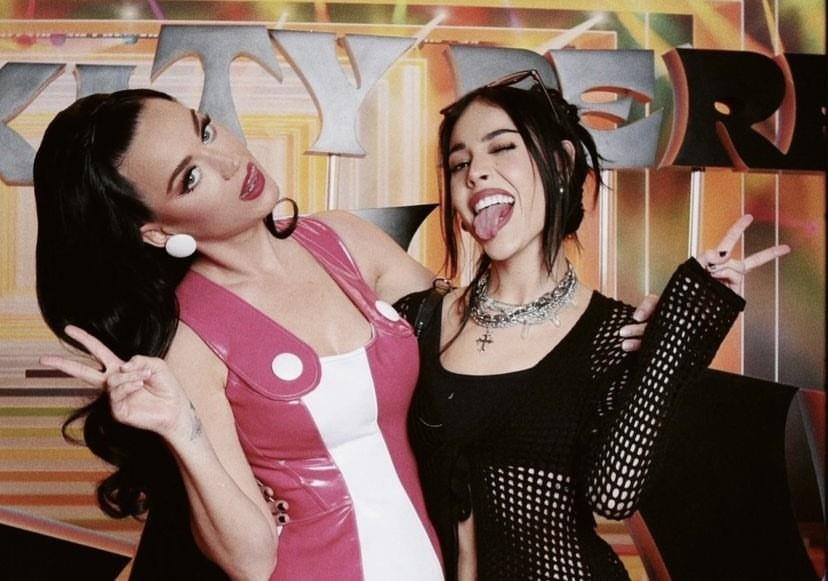 Danna Paola mostró lo feliz que estuvo al haber tenido ese contacto directo con Katy Perry. Foto. Instagram @dannapaola