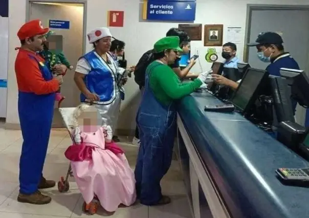 ¡Fans de hueso colorado! Familia se disfraza para el estreno de Mario Bros