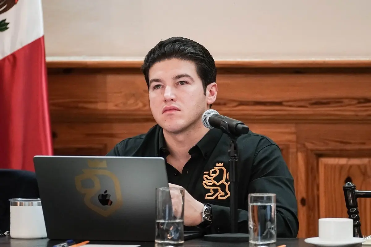 El gobernador de Nuevo León, Samuel García Sepúlveda, anunció que está por salir su tercer libro Federalismo en México y comenzó con otro titulado El Gen. Foto: Facebook Samuel García