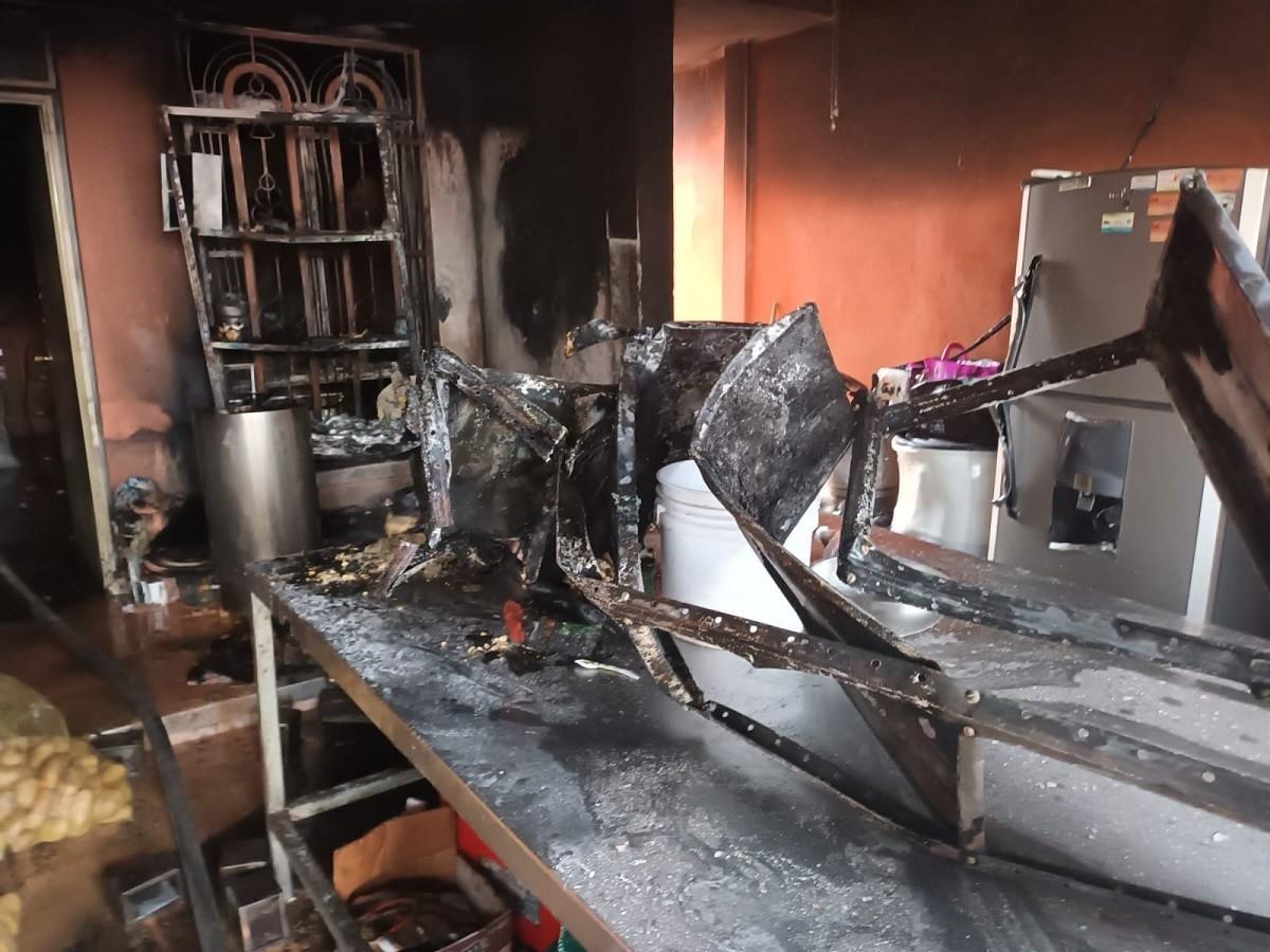 Se incendia vivienda en Escobedo