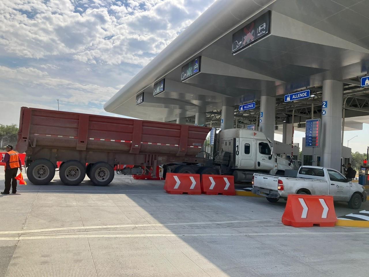 Las autoridades de Movilidad en el Estado, aseguran que el Periférico del área metropolitana de Monterrey lograra desfogar la carga pesada y reducir tiempos de traslado. Foto: Cynthia Pardo.