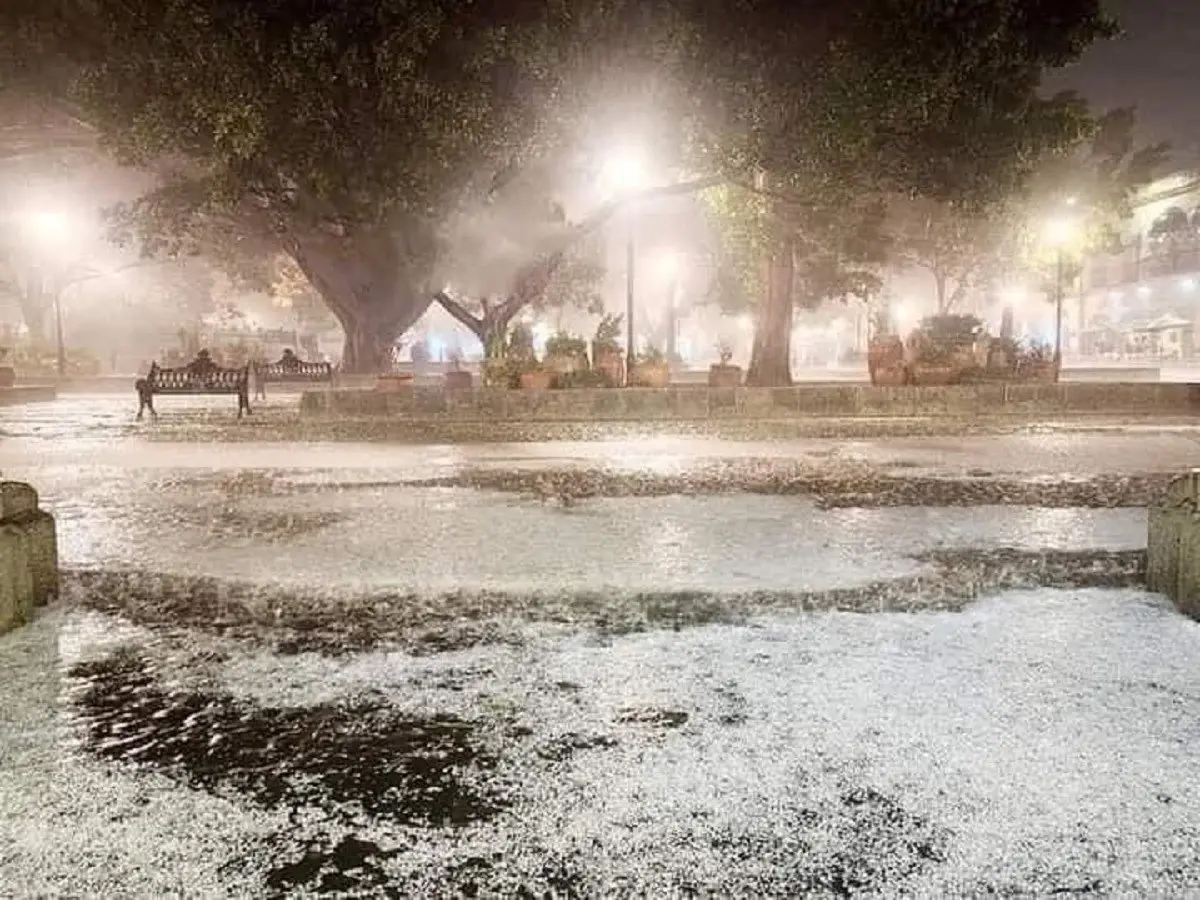 Una intensa lluvia, granizada e incluso inundaciones se registraron en Oaxaca, Oaxaca. Foto: Twitter @realidadoaxaca