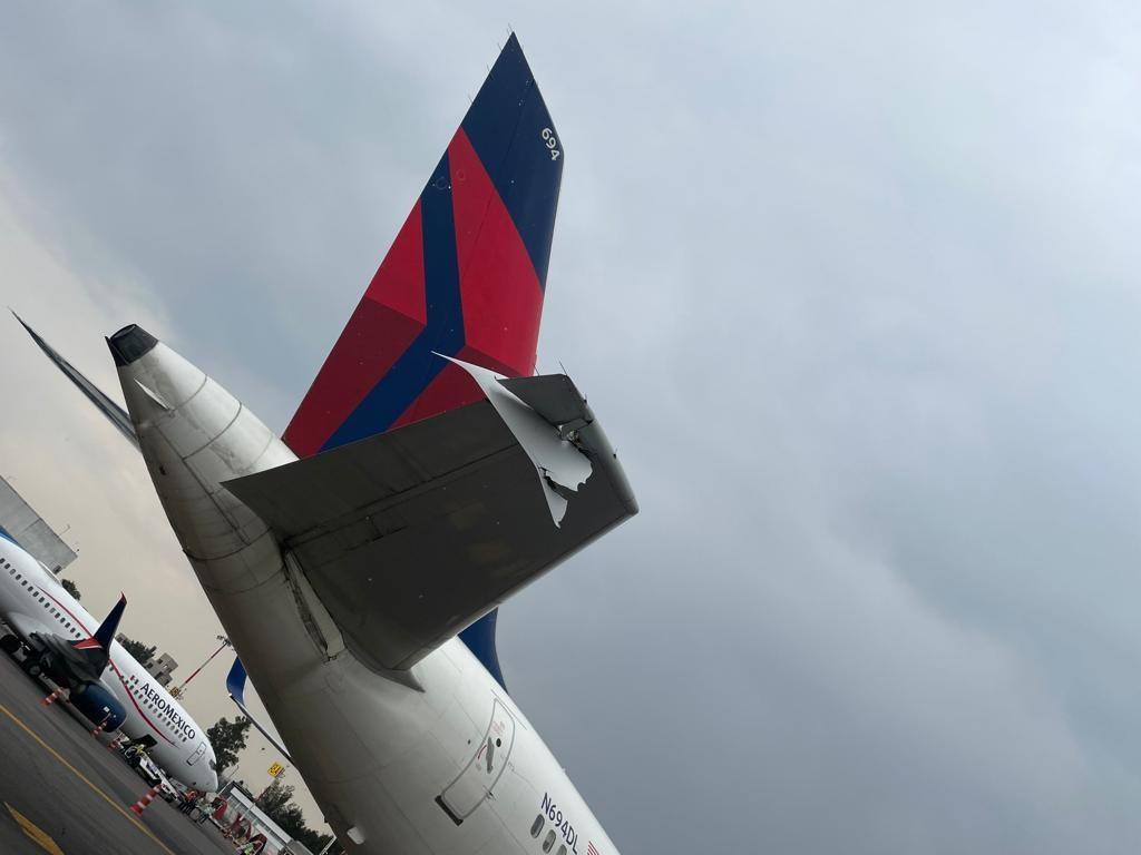 Las dos aeronaves se encontraban ubicadas entre calles de rodaje B y D, una perteneciente a la aerolínea Delta Airlines. Foto: Ramón Ramírez.